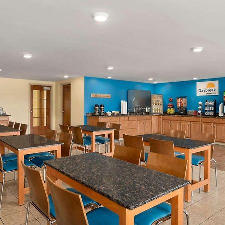 Days Inn By Wyndham Airport/Maine Mall South Portland Eksteriør billede