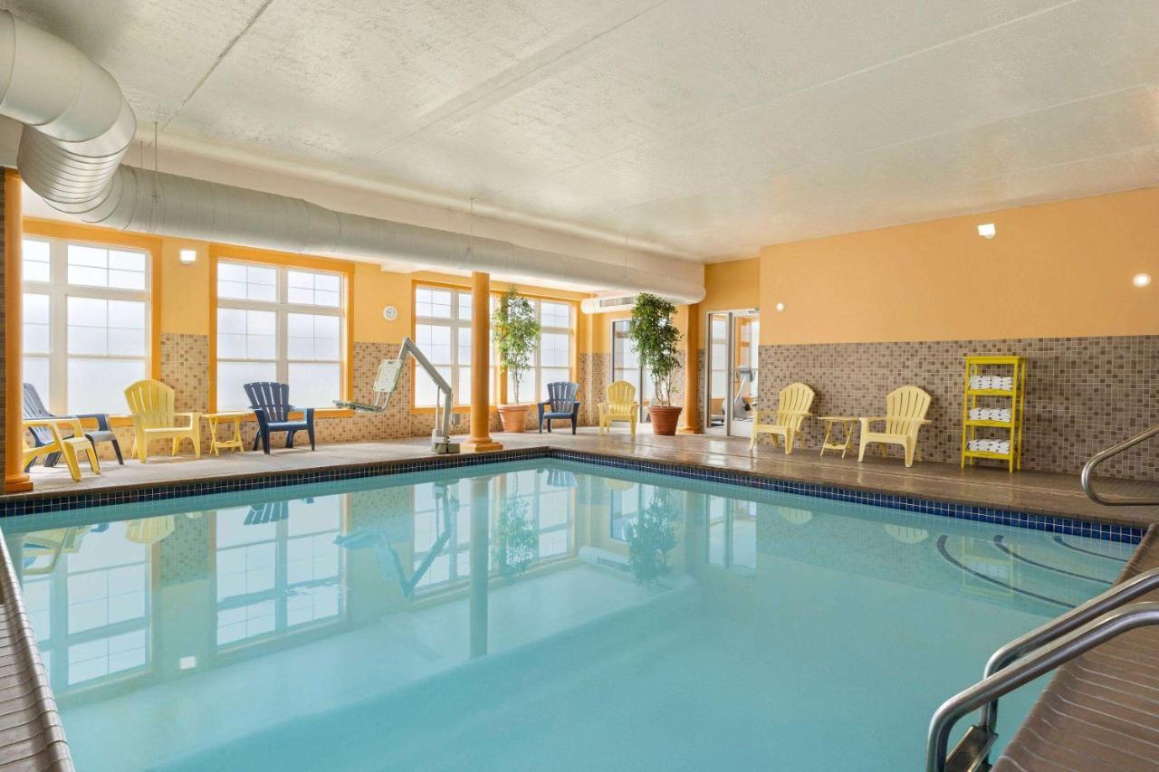 Days Inn By Wyndham Airport/Maine Mall South Portland Eksteriør billede
