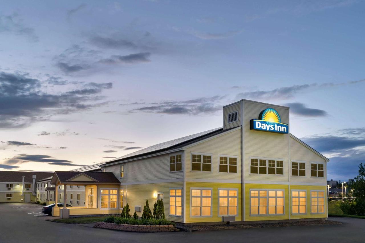 Days Inn By Wyndham Airport/Maine Mall South Portland Eksteriør billede